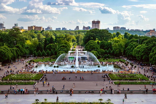 Der Gorki-Park ist eine grüne Erholungsoase, die ihresgleichen sucht.