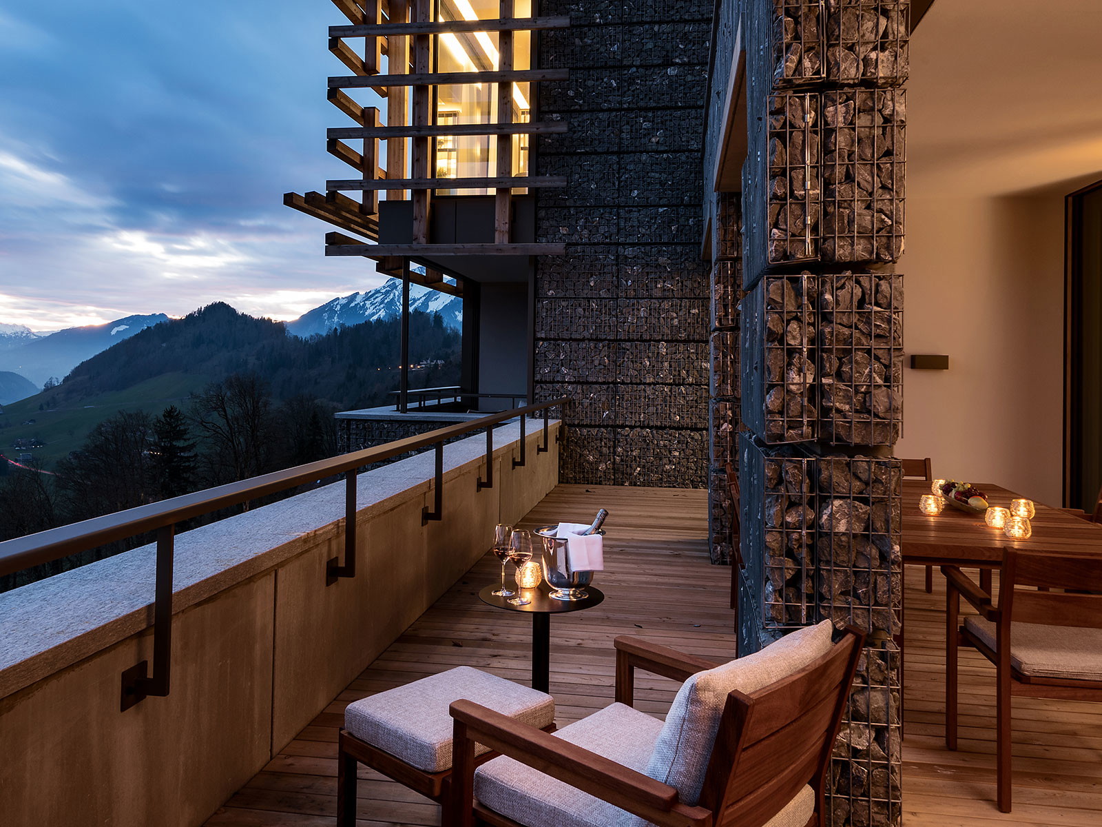 Das «Waldhotel Health &amp; Medical Excellence» liegt auf einer Halbinsel 450 Meter über dem Vierwaldstättersee.