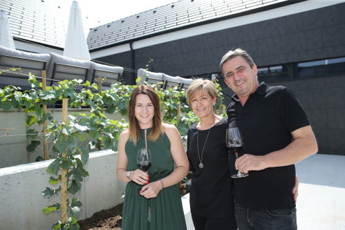Das Lebensmotto der Familie Pfneisl lautet »Born 2 Make Wine«.
