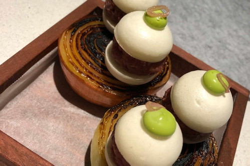Amuse No. 2: Mettbrötchen