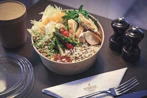Bowl-Kreation mit Huhn