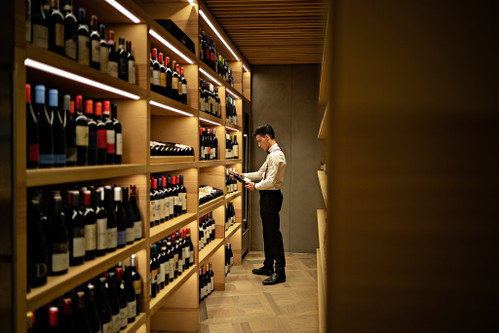 Der begehbare Weinschrank im Restaurant «1904».