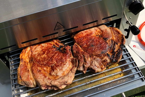Dry aged Hochrippe von Fleisch-Experten Höllerschmid im Test.