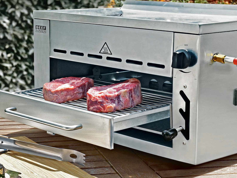 Der Hochtemperatur-Grill »Beef Maker« von Hofer.