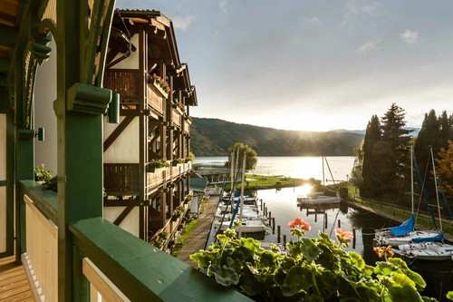 Traumhafte Lage am Millstätter See:&nbsp; moderne Fisch-Küche im »Hotel Seefischer«.