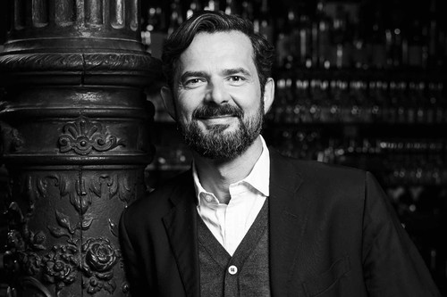 »Den ausschließ­­lichen Premium-Kunden gibt es nicht. Der Deutsche ist im Herzen ein Schnäppchenjäger.« Nikolas von Haugwitz Hawesko