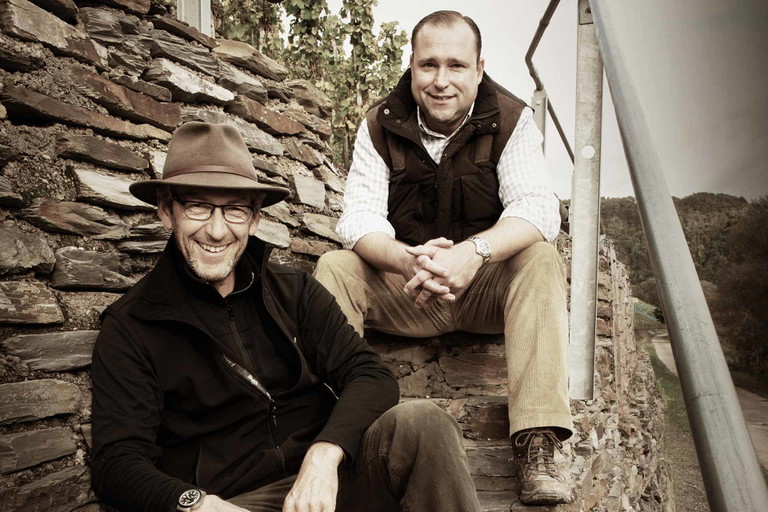 Hermann Jostock (l.) und Nik Weis verstehen sich als Kuratoren des weinbaulichen Erbes ihrer Heimat.