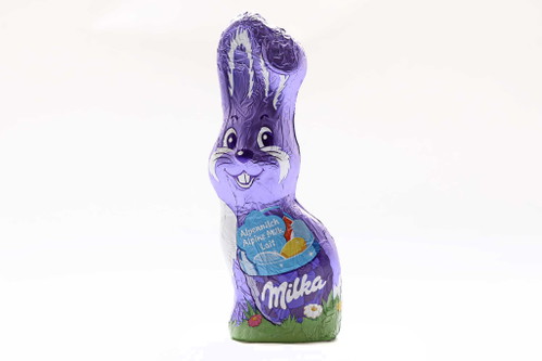 PLATZ 6 – 87,5 PUNKTEMilka SchmunzelhaseGekauft bei: Billa Corso, 1010 WienInhalt: 100 gPreis: 2,39 €Preis/100 g (gerundet): 2,39 €Kakaoanteil: 30%Eine Testerin nahm hier Noten von Nougat in der Nase wahr. Die Schokolade hat einen »zarten Biss«, ist vollmundig, schmilzt schön und hat eine lang anhaltende Süße mit Nuancen von Karamell im Nachhall. 