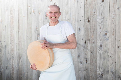 Gut gereift ist halb gewonnen: Die Zankls produzieren am Biohof Käse mit Geschmack.