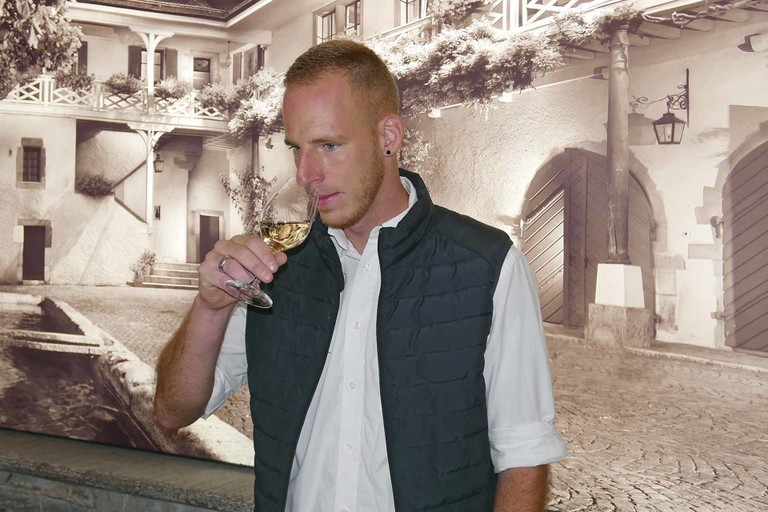 Tony Heubi kümmert sich um die Weinproduktion auf Château de Châtagneréaz bei Rolle.