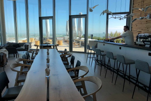 Rooftop Bar »Aurora« – kühles nordisches Design
