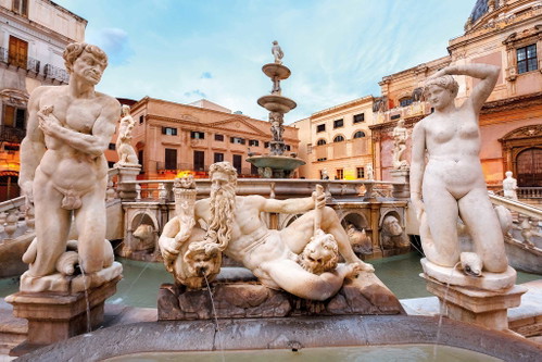 Grand Piazza Pretoria in Palermo