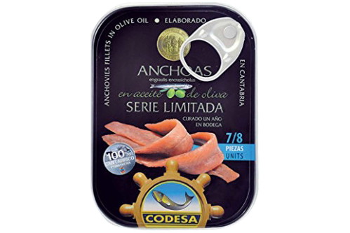 99 PUNKTE – Codesa: Anchovis Unglaublich, wie gut Anchovis (Sardellen) sein können. Die spanische Konservenmanufaktur Codesa verwendet für die «Serie Limitada» nur Filets, die sich durch ganz besondere Makellosigkeit auszeichnen. Die Filets sind aussergewöhnlich zart und zergehen förmlich auf&nbsp; der Zunge.amazon.de | CHF 7,60