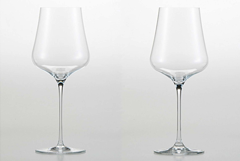 Von Links: das StandArt Glas und Gold Edition Glas.