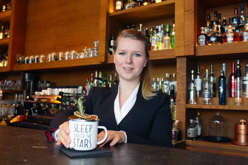 «Bevor die Kräuter zur Verwendung kommen, zeige ich sie einem Spezialisten aus dem Dorf.» Marie Gerber, Bar-Managerin «The Chedi», Andermatt