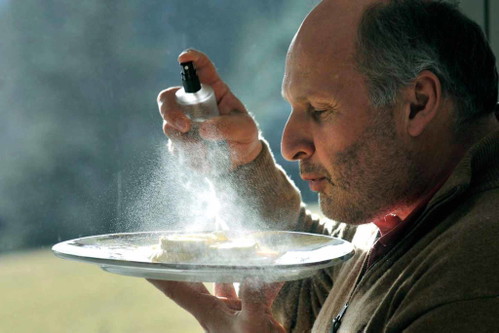 Edelbrand in der Küche? Der Visionär und Ex-Skirennläufer Wolfram Ortner zeigte es mit »Parfums de Vie« vor.