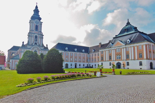 Rokokobau vom Feinsten: das Stift Wilhering.