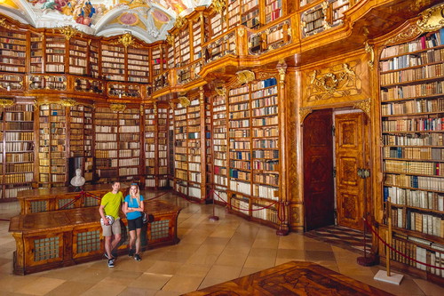 Eindrucksvolles altes ­Wissen: ­Bibliothek im Chorherrnstift St. Florian.