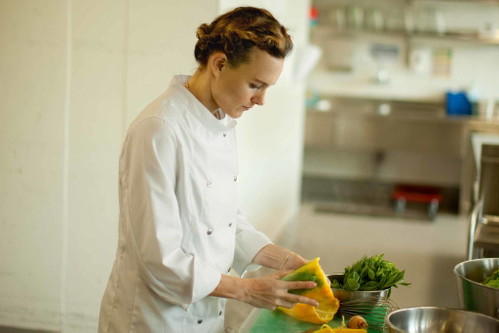 Veganismus hat auch mit Verzicht zu tun, sagt sie. Bei Lauren Wildbolz’ Rezepten allerdings in hipper, köstlicher Ausführung.
