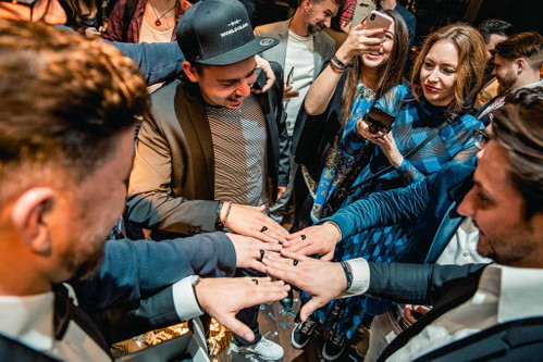 Die Worldclass-Sieger der vergangenen Jahre wurden mit schwarzen Worldclass-Ringen ausgestattet.