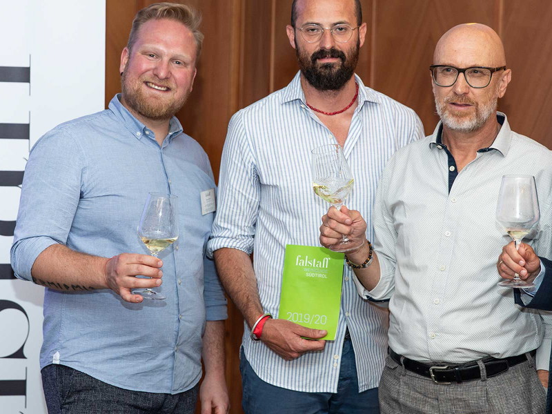 Simon Staffler (Falstaff), Eduard Bernhard (Konsortium Südtiroler Wein), Othmar Kiem (Falstaff), Wolfgang Spadinger (Österr. Generalkonsul Mailand) 