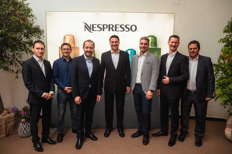 Richard Paulus (Nespresso&nbsp;Österreich), Werner Pölz (Umweltbundesamt Abteilung Mobilität und Lärm), Bernhard Baier (Vizebürgermeister Stadt Linz), Alessandro Piccinini (Nespresso&nbsp;Österreich), Erwin Janda (ARAplus), Falk Paulsen (Mondi Coating Zeltweg GmbH), Harald Höpperger (Höpperger GmbH) 