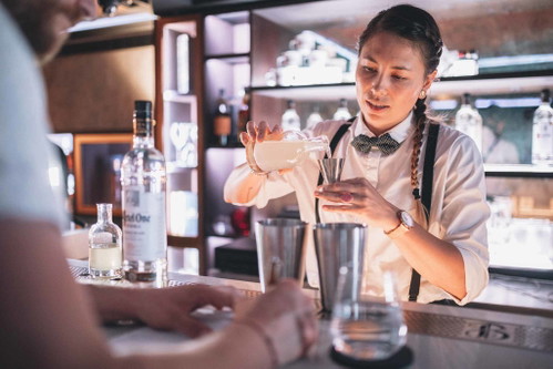Chloè Merz-Salyer von der Bar «Angels`Share»