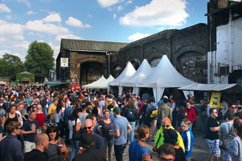 Berlin im Zeichen des Biers: Im Juli gibt es in der ganzen Stadt Bier-Spezialitäten zu verkosten.