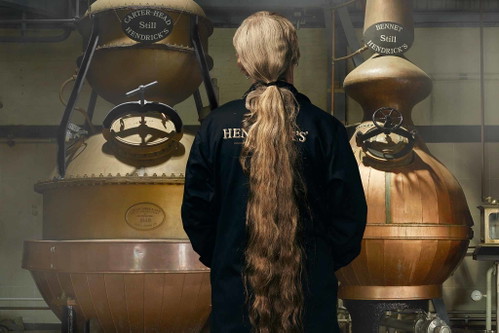 Lesley Gracie in der Hendrick's Destillerie