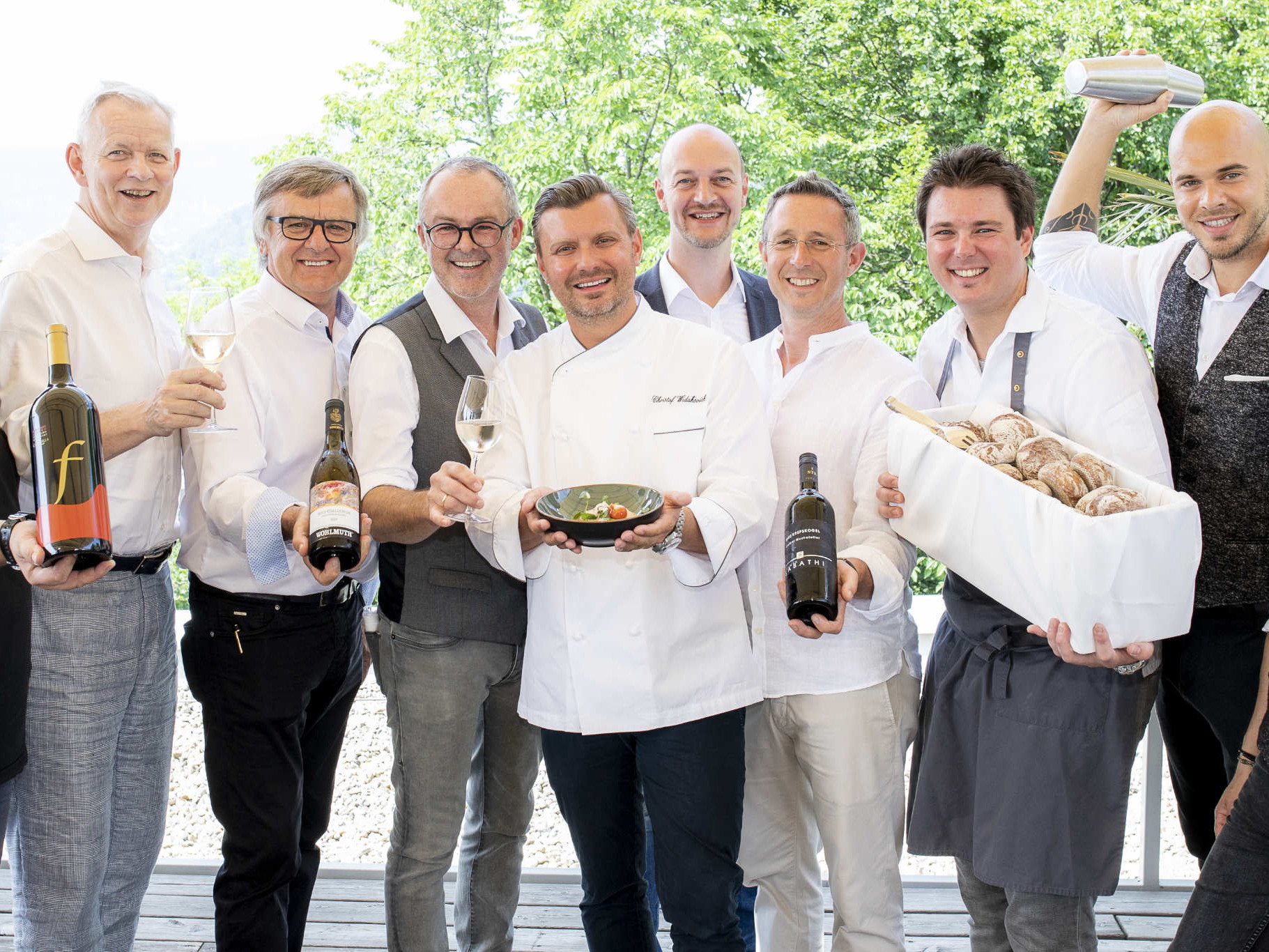 Organisator Ingo Reinhardt mit Gastronomen, Winzern und Cocktail-Team.
