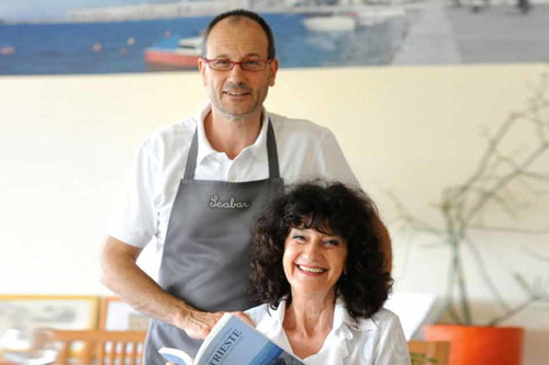 Bei Ami und Giorgio Scabar sind das Meer, der Karst, Mitteleuropa und die Welt in den Töpfen und Gläsern zu Gast.