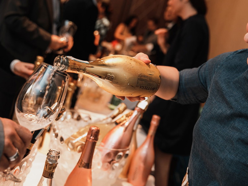 Prosecco-Verkostung im Luxushotel.