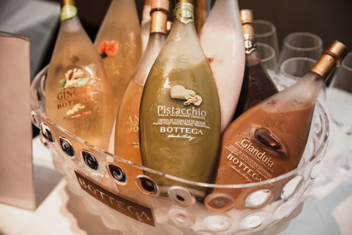 »Crema« aus Pistanzen, Ingwer und mehr bietet das Traditionsweingut an.
