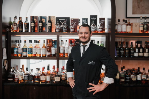 Chef- Barkeeper David Penker mixte Bottega Cocktails. 