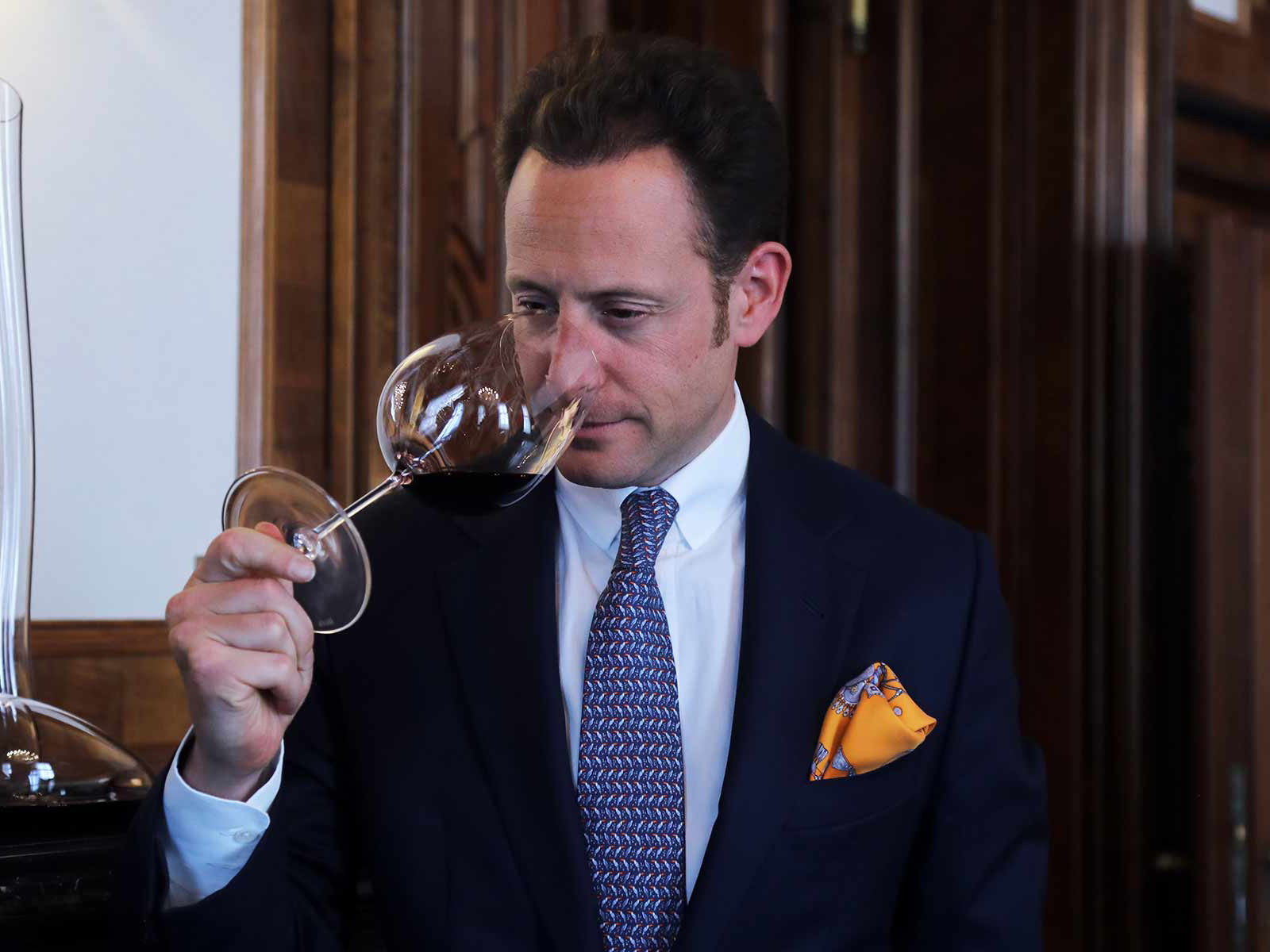 Maximilian Riedel in der Präsidentensuite des »The Ritz-Carlton, Vienna«.