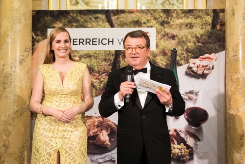 Opernball-Organisatorin Maria Großbauer und Willi Klinger