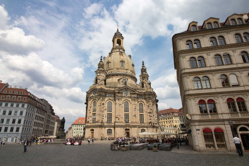  Ein Wahrzeichen des Friedens - die wiederaufgebaute Frauenkirche.