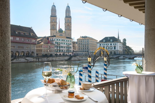 Das «Hotel Storchen» liegt direkt an der Limmat. 