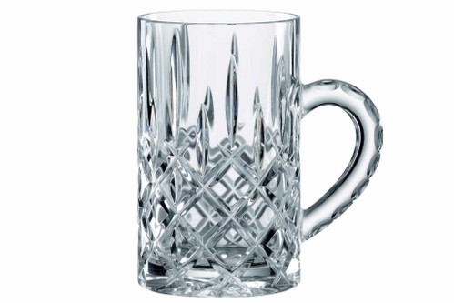 Glaskrug: Der KlassikerDer dickwandige, schwere Krug hat den Vorteil, dass er vergleichsweise bruchfest ist. Ein Henkel macht das Glas zudem für Biertrinker handlich. Das Modell von Nachtmann verwandelt den Klassiker in einen dekorativen Hingucker.Empfohlene Biersorten: Bock, Helles, DunklesNachtmann Noblesse Bierkrug, € 10,95; nachtmann.com