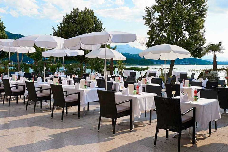 Das »Palmenrestaurant« im »Parkhotel Pörtschach« liegt direkt an der Promenade. 