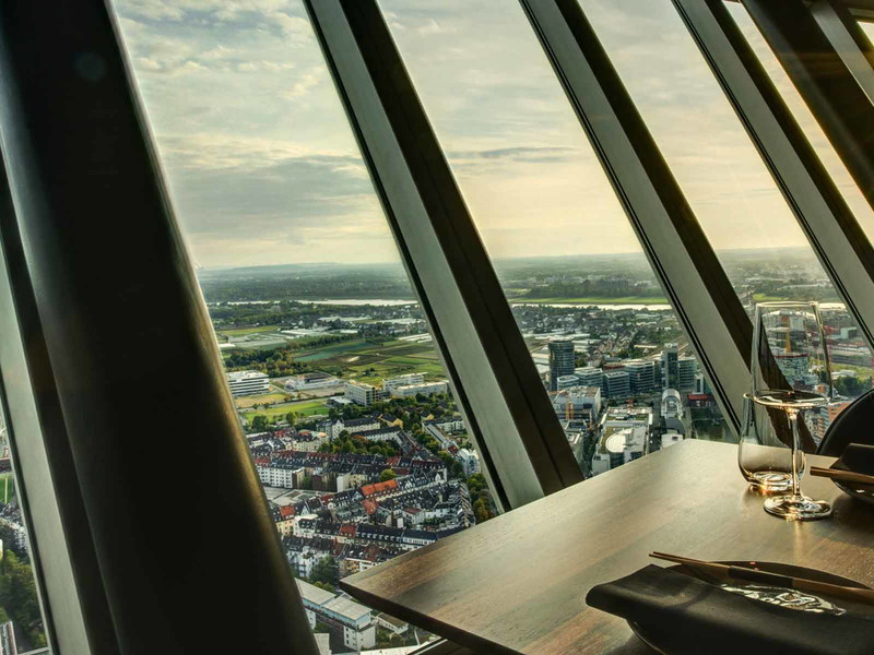 Essen mit Aussicht im »QOMO«.
