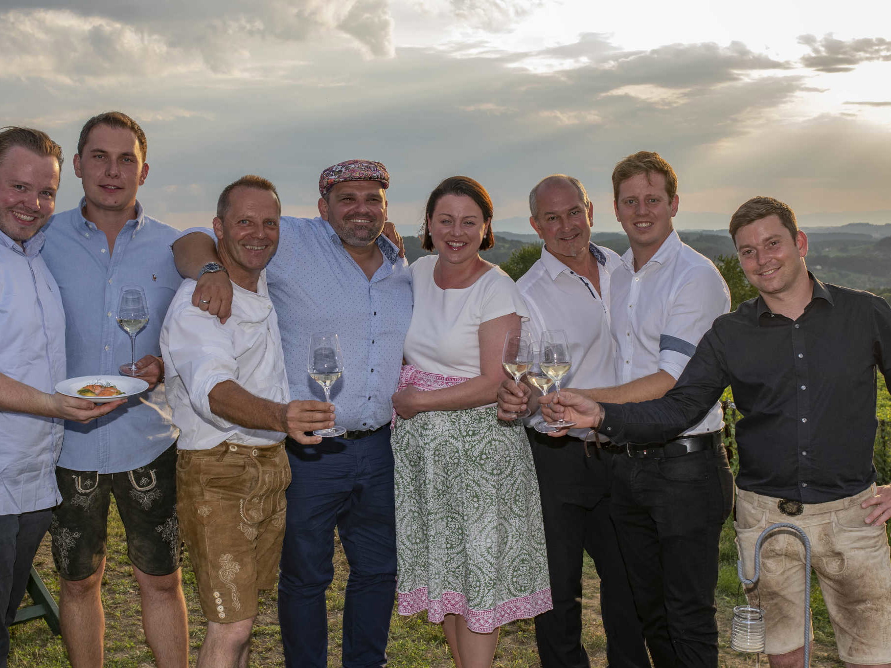 Die exklusive Genussreise veranstalteten: Richard Rauch, Stefan Krispel, Franz Hutter, Josef Scharl, Sonja Rauch, Rupert Ulrich, Daniel Pfeifer und Stefan Müller.