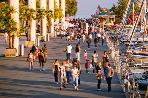 Entlang der Promenade am See spazieren: Das ist ein Muss am ersten Tag in Lausanne.
