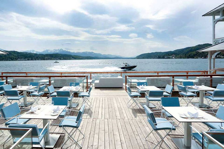 Sommer, Sonne, Seeterrasse – so könnte das Motto im »Werzer's Badehaus« lauten. 