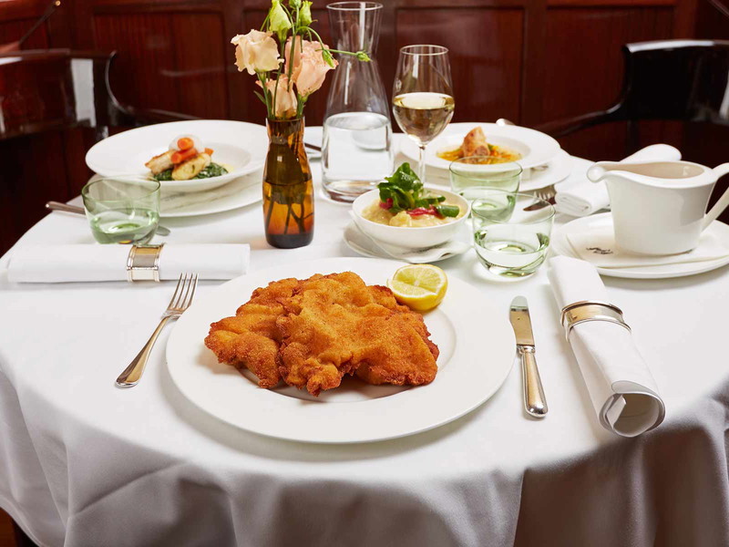 Ein Traum von einem Wiener Schnitzel im »Schwarzen Kameel«