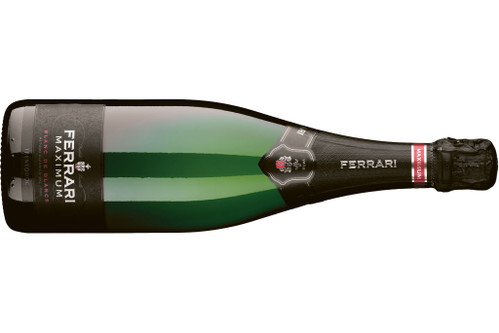 Am 12. September präsentierte Ferrari in Mailand das neue Design des Spumante-Klassikers «Maximum Blanc de Blancs». Der sortenreine Chardonnay reift 36 Monate auf der Hefe.