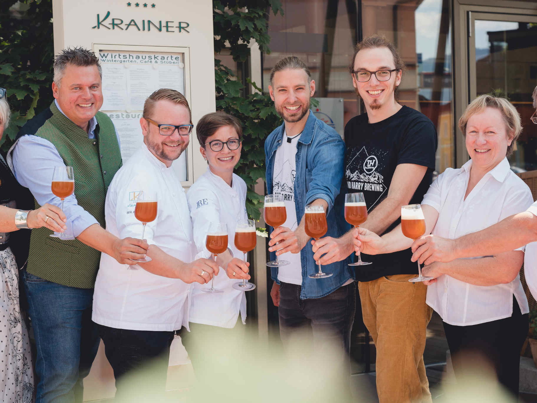 Michaela und Edgar Wernbacher, Andreas und Astrid Krainer, Thomas Winkler und Harald Kristen sowie Rita und Hermann Krainer.