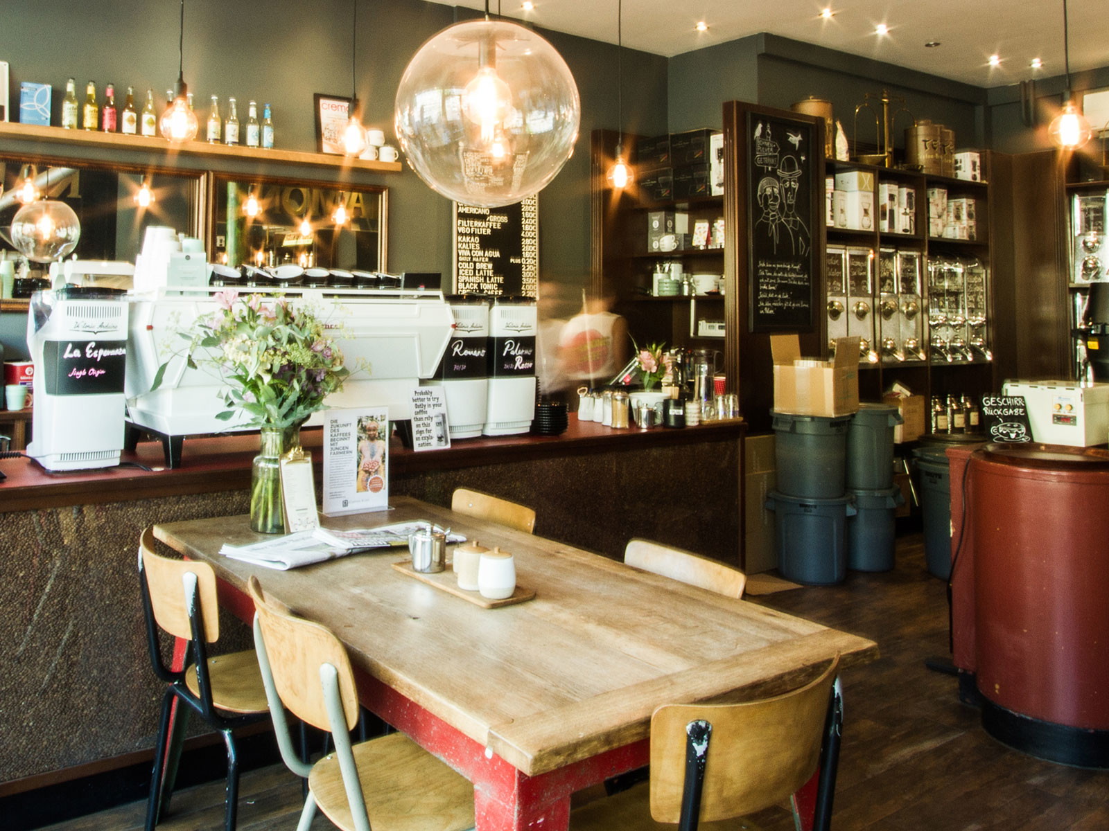 Die »Schamong Kaffeerösterei« macht den ersten Platz der beliebtesten Kaffeebars und Röstereien in Köln.