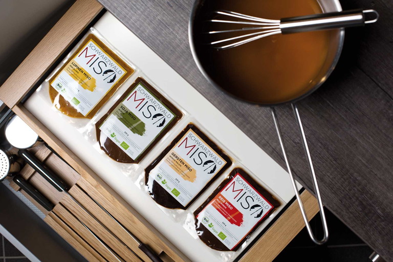 Seit einigen Jahren produziert Peter Koch im Schwarzwald Miso aus lokalen Zutaten – mit immer grösserem Erfolg.