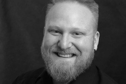 Simon Staffler Der Sommelier und Musiker geht seit zwei Jahren als Mitarbeiter von Falstaff Italien seiner Leidenschaft für Wein nach. Sein Motto: »I love bubbles!«&nbsp;&nbsp;